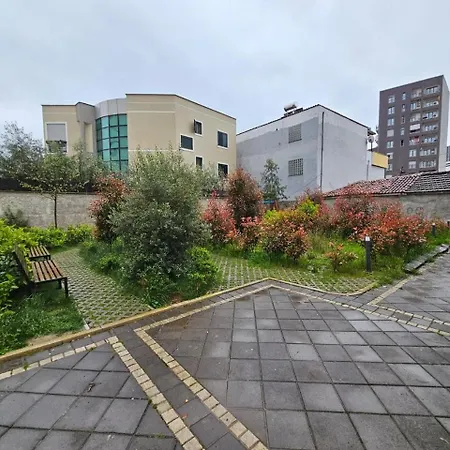 Cozy Near New Bazaar With Free Parking Apartamento