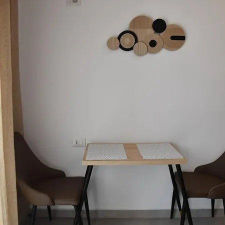 Cozy Near New Bazaar With Free Parking Apartmán *