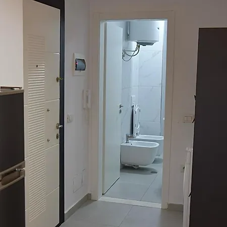 Cozy Near New Bazaar & Free Parking 아파트 *