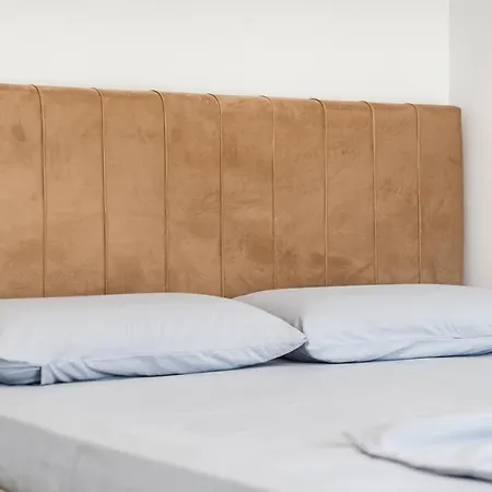 Cozy Near New Bazaar With Free Parking Apartamento