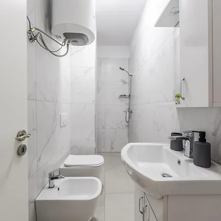 Cozy Near New Bazaar With Free Parking Apartamento